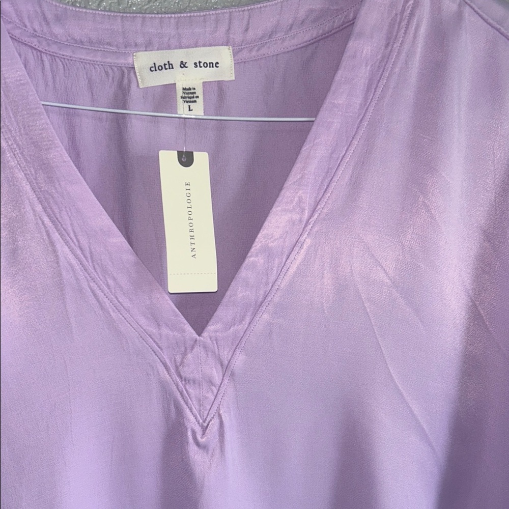 Cloth & Stone by ANTHROPOLOGIE Lavender V-Neck Blouse - Picture 2 of 5